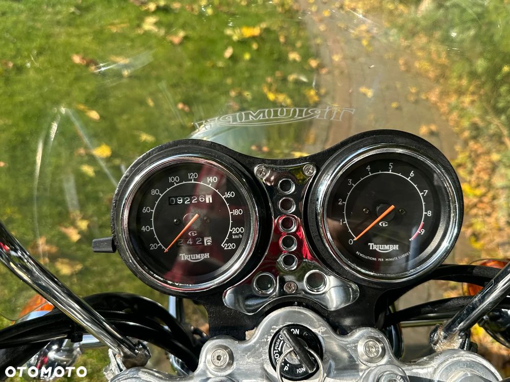 Triumph Thunderbird - 20