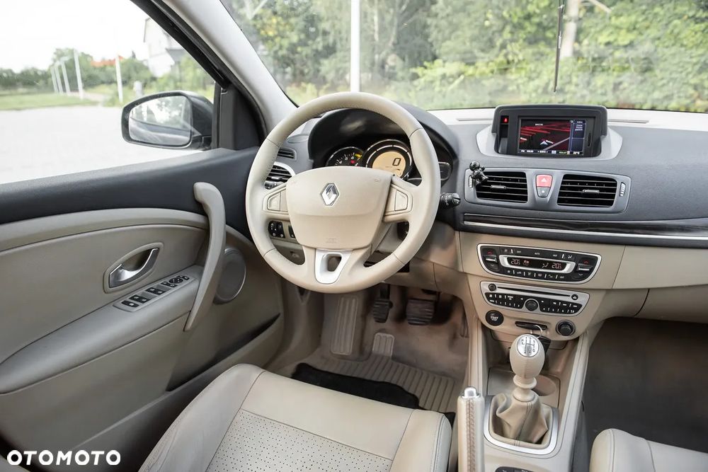 Renault Megane TCe 180 Dynamique - 24