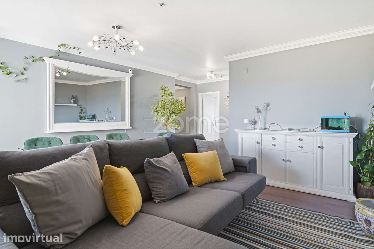 Apartamento T4 convertido em T3 em São Domingos de Rana - Grande imagem: 3/27