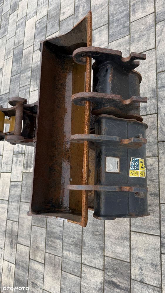 Caterpillar 300.9D - 6