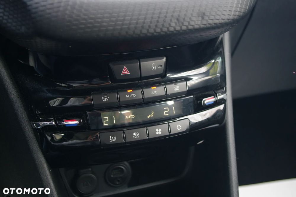 Peugeot 2008 BlueHDi FAP 120 STOP & START Allure - 11