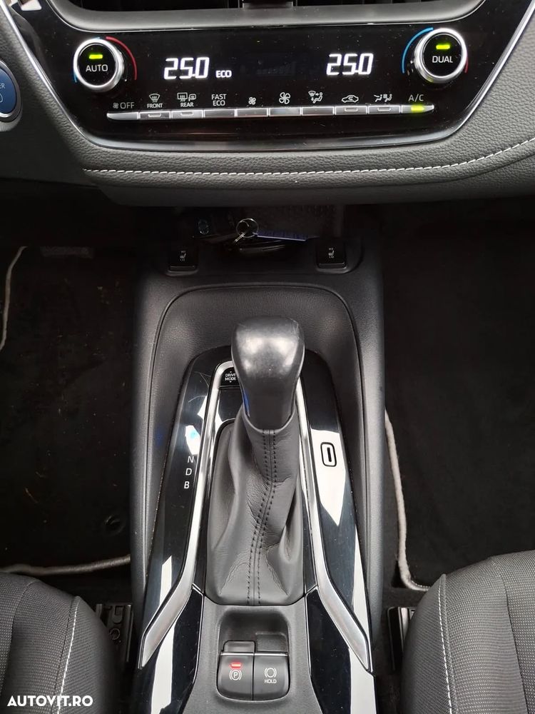 Toyota Corolla 1.8 Hybrid Business Edition - 22