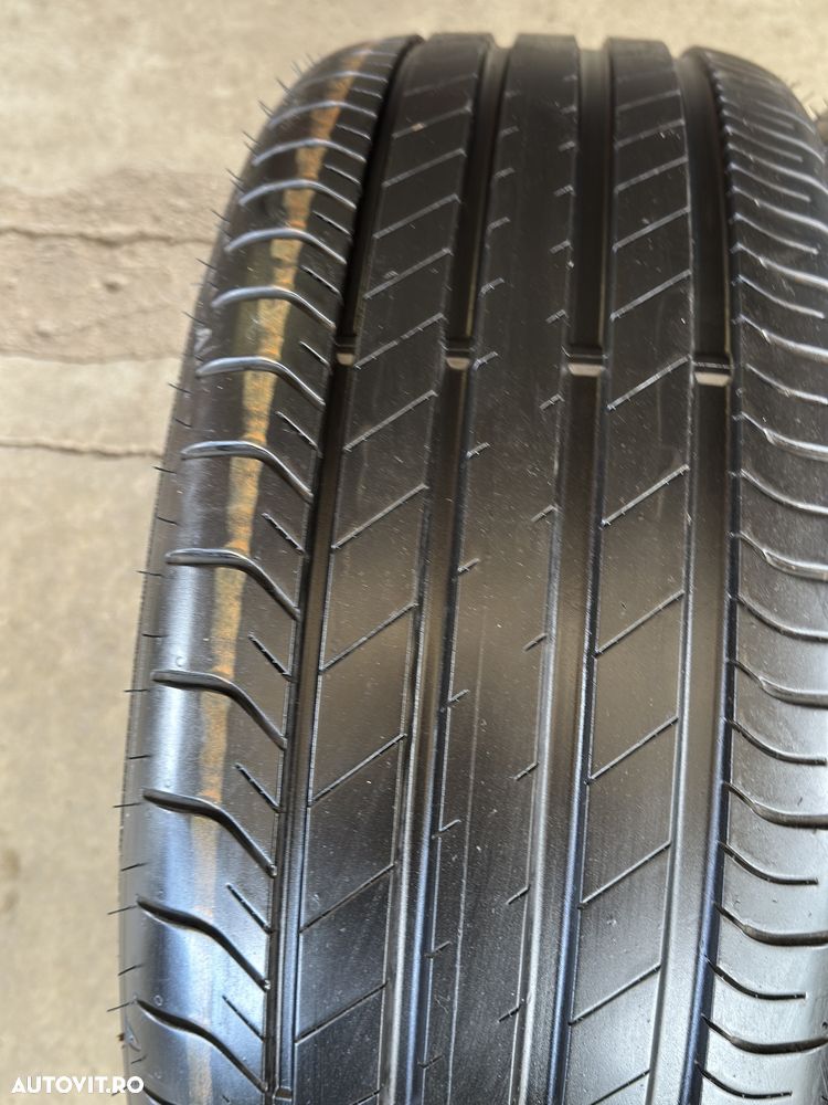 Vând 2 anvelope 235/45/19 Dunlop de vară ca noi - 3