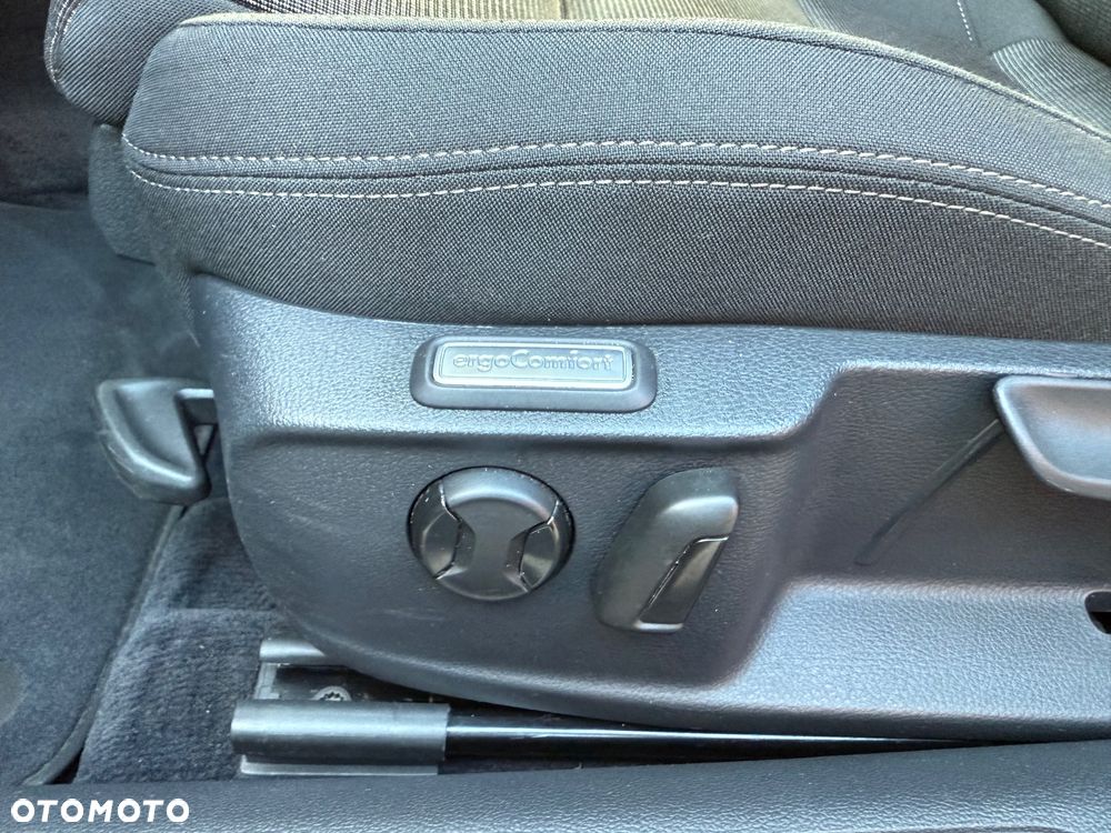 Volkswagen Passat Variant 1.6 TDI (BlueMotion Technology) Comfortline - 15