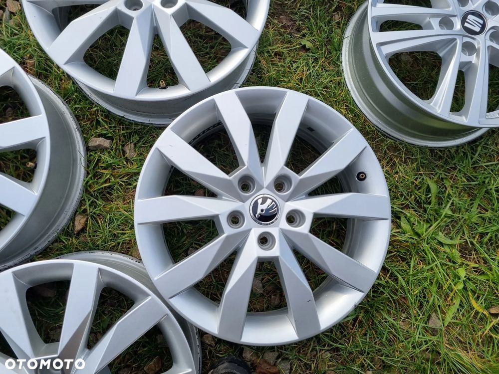 Skoda 5E0 OCTAVIA 3,4,SUPERB,AUDI,VW GOLF,SEAT alu 6x17 ET48 5X112 bdb stan - 5