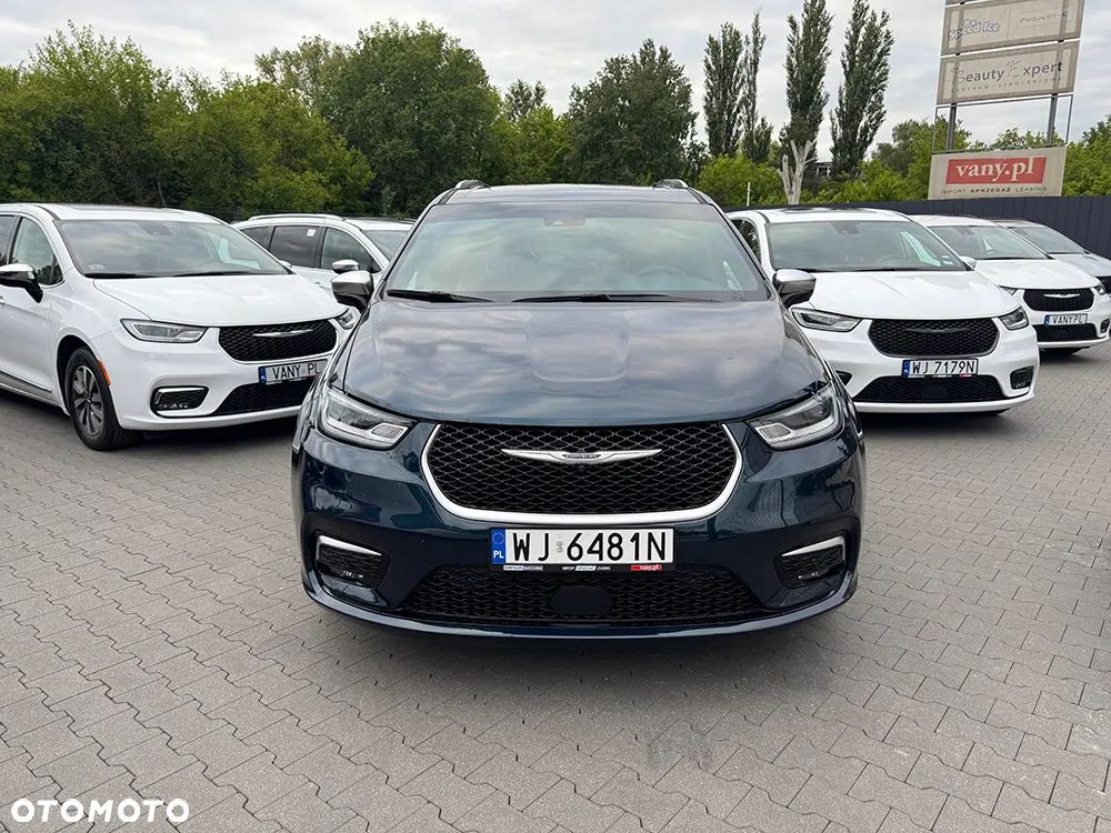 Chrysler Pacifica - 3