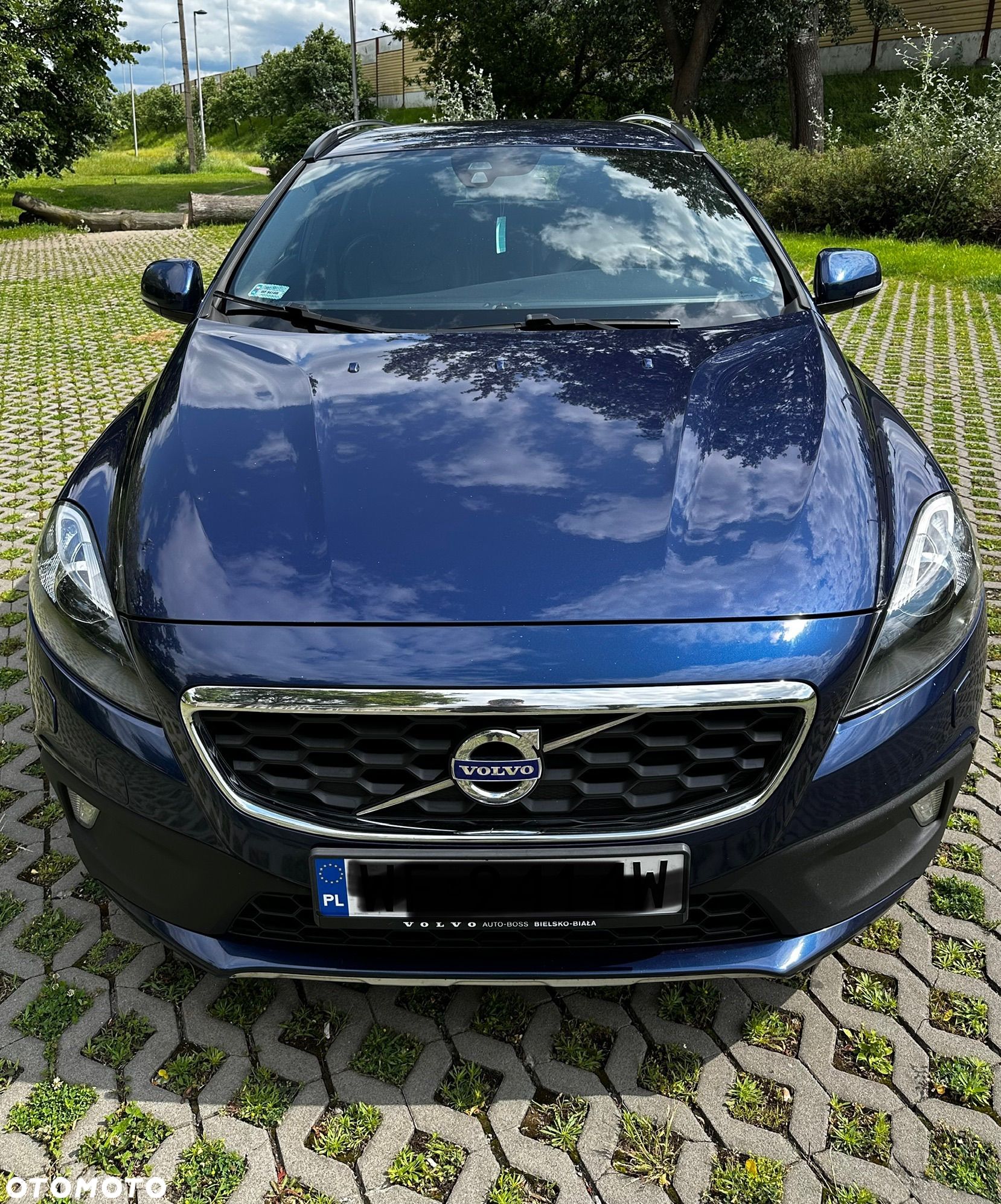 Volvo V40 Cross Country - 1