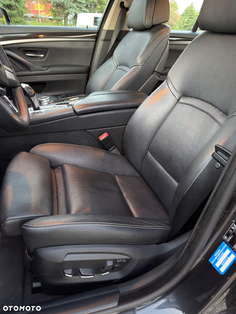 BMW Seria 5 520d Luxury Line - 12