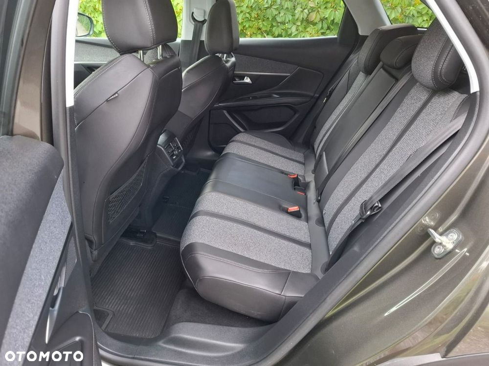 Peugeot 3008 PureTech 130 Stop & Start GPF Allure - 21
