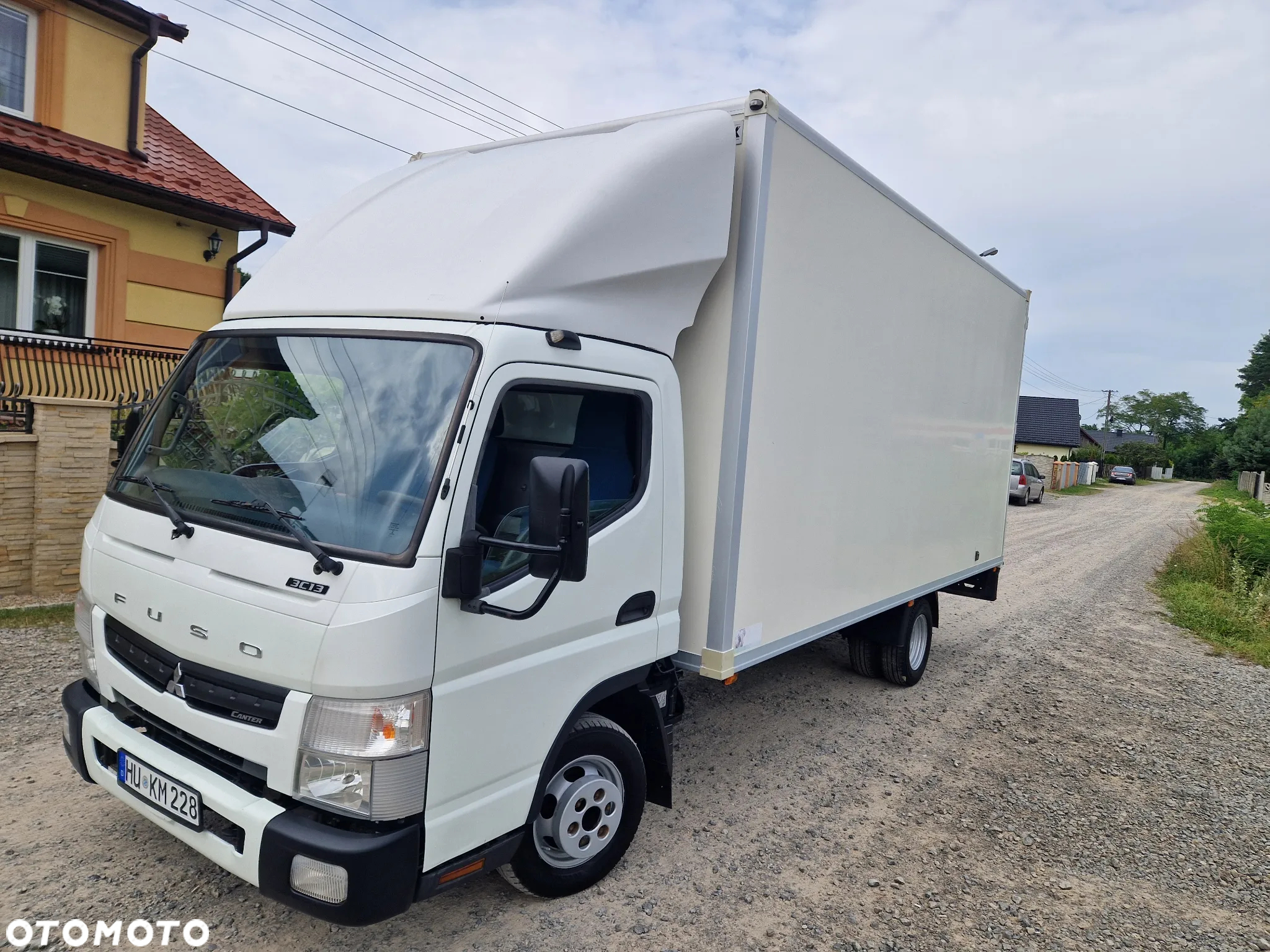 Używany Mitsubishi CANTER 35C13 KONTENER 5 METRA MEBLOWY