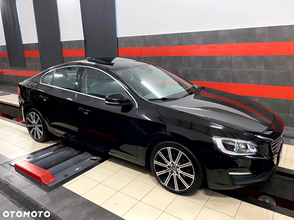 Volvo S60 D3 Drive-E Dynamic Edition (Momentum) - 4
