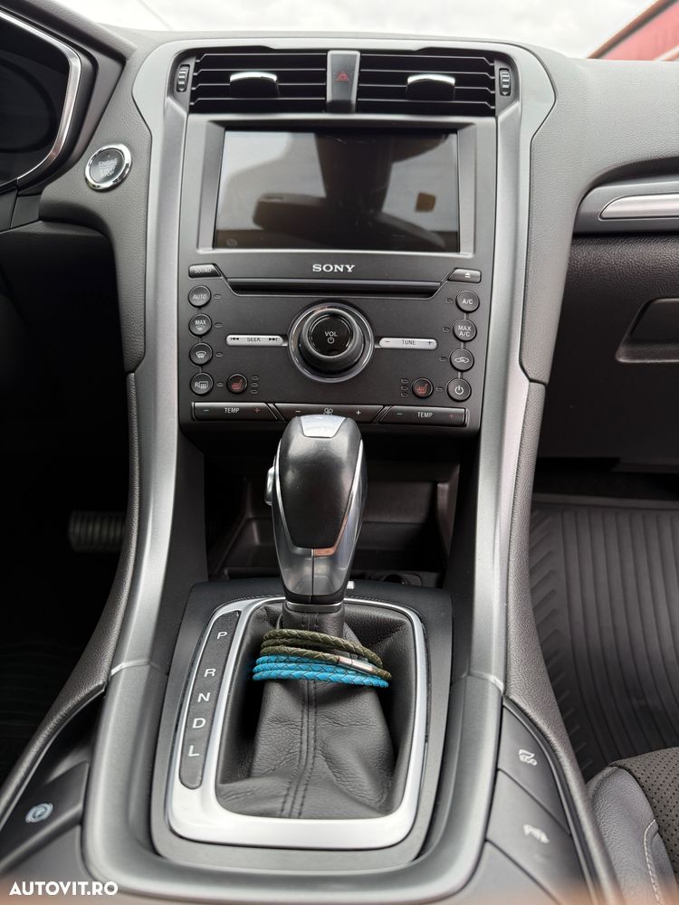 Ford Mondeo 2.0 Hybrid - 11