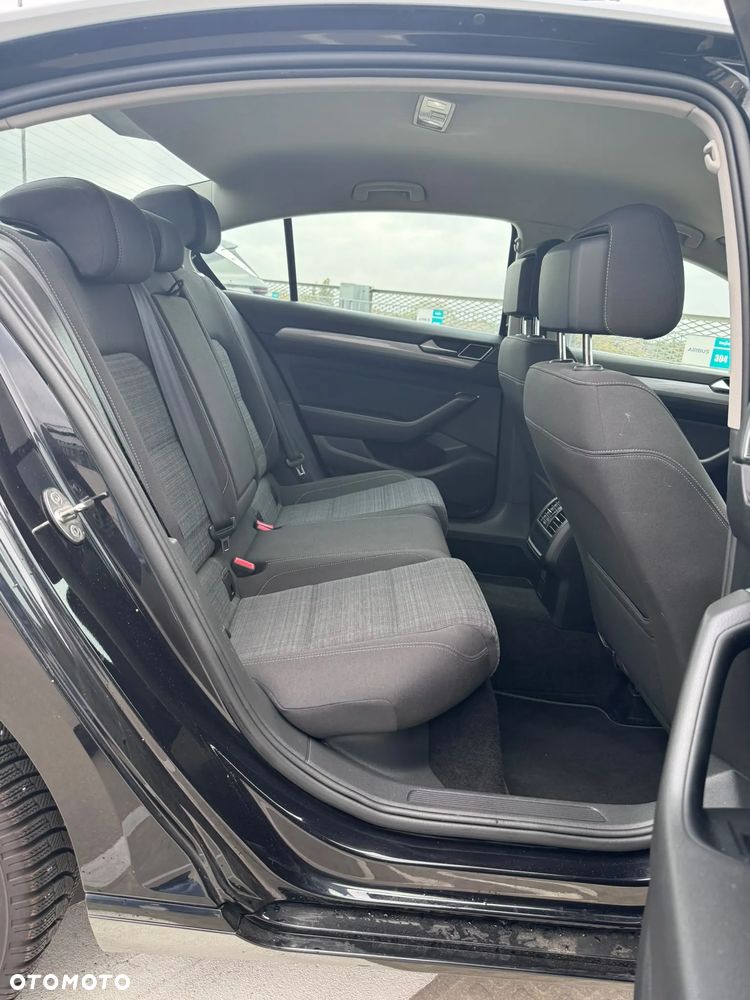 Volkswagen Passat 2.0 TDI EVO Business DSG - 34