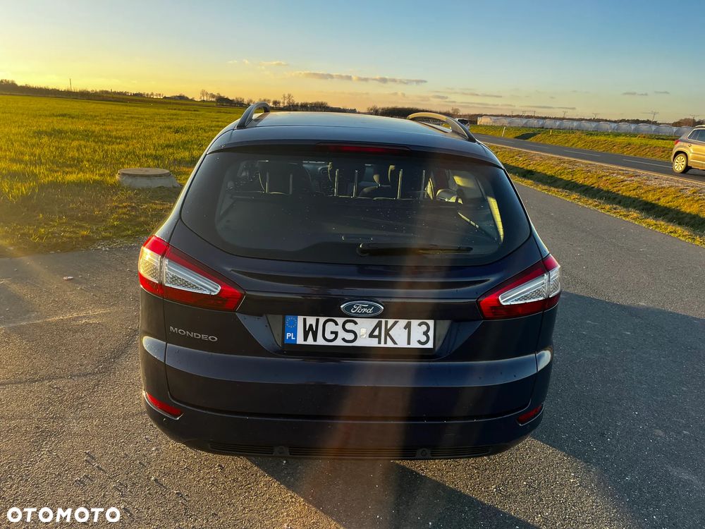 Ford Mondeo 2.0 Ambiente - 2