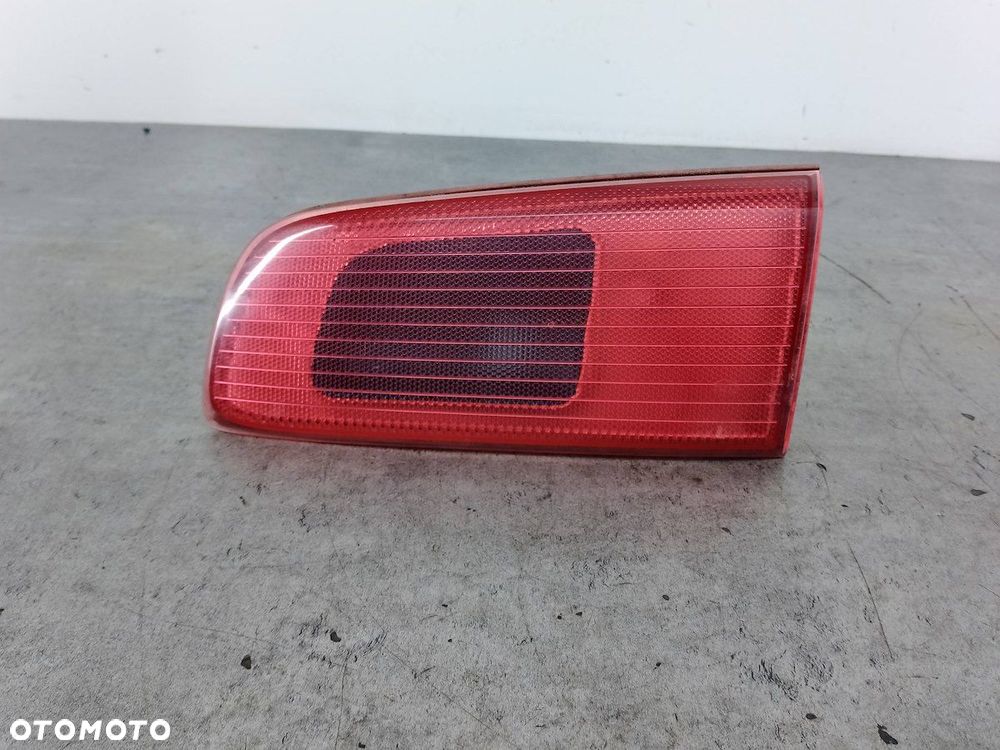 LAMPA TYLNA PRAWA W KLAPE MAZDA 2 I 3M71-13547-AF HATCHBACK - 7
