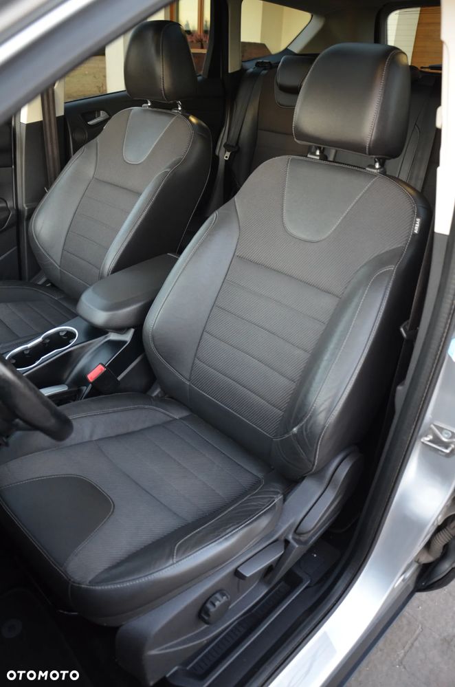 Ford Kuga 2.0 TDCi 4x4 Titanium - 14
