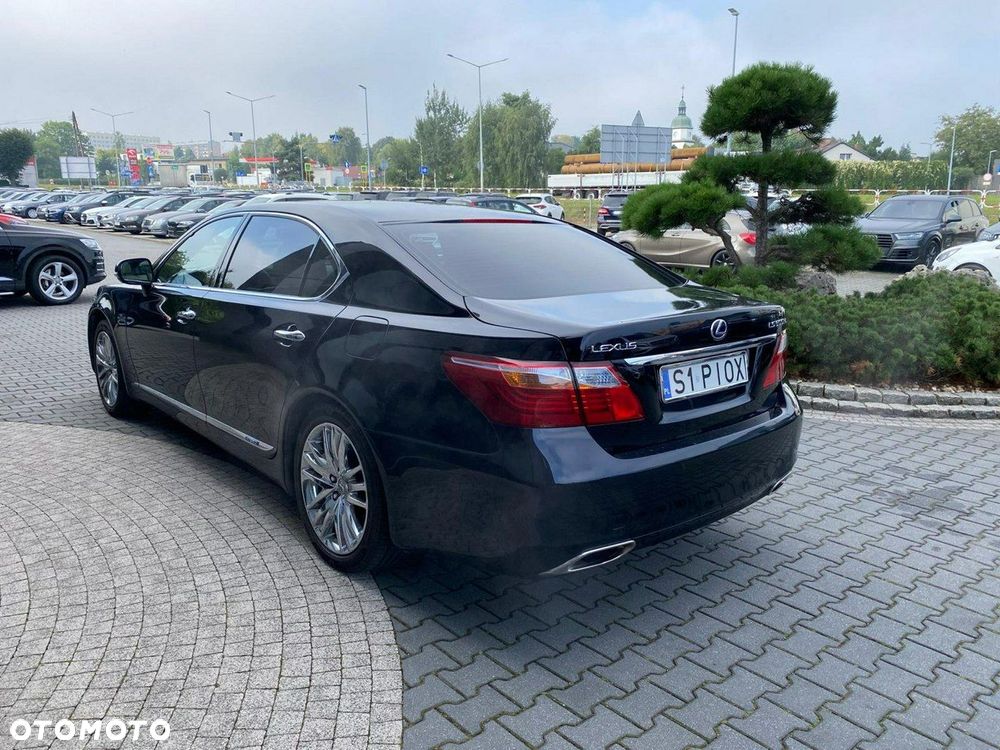Lexus LS - 5