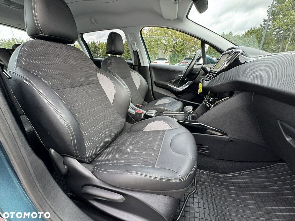 Peugeot 2008 PureTech 110 Stop&Start EAT6 Allure - 35