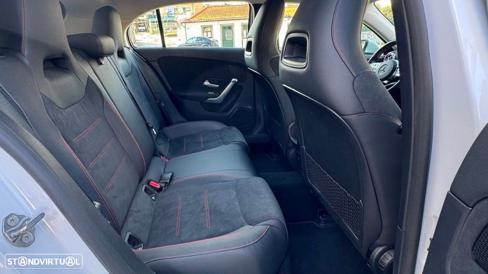 Mercedes-Benz A 250 e 8G-DCT AMG Line - 24