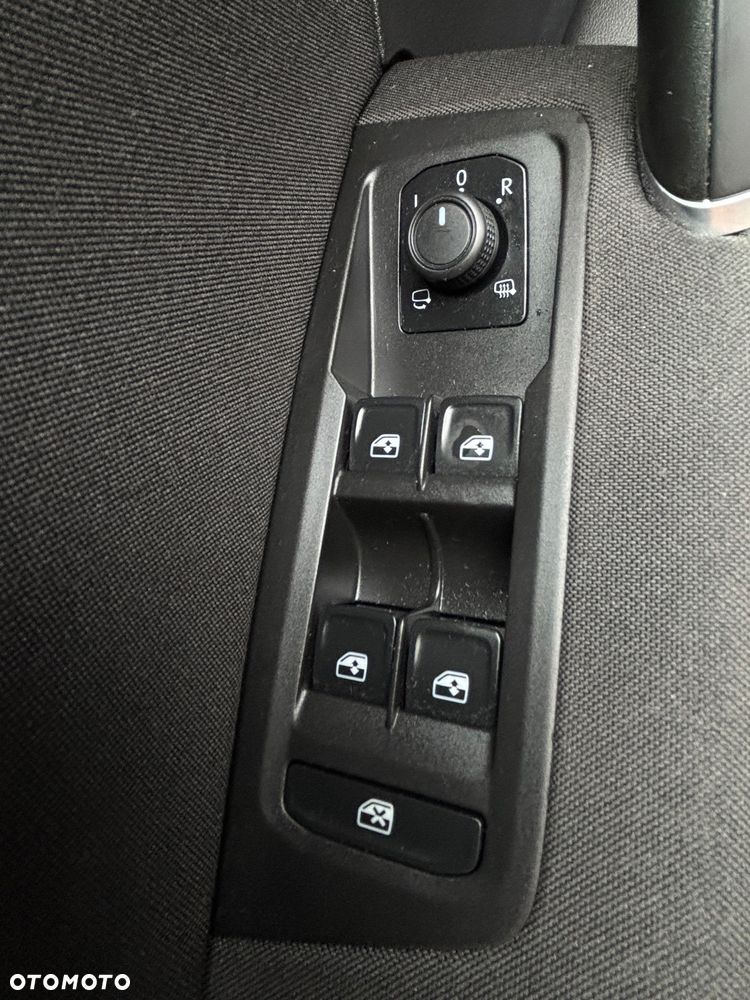 Volkswagen Touran - 16