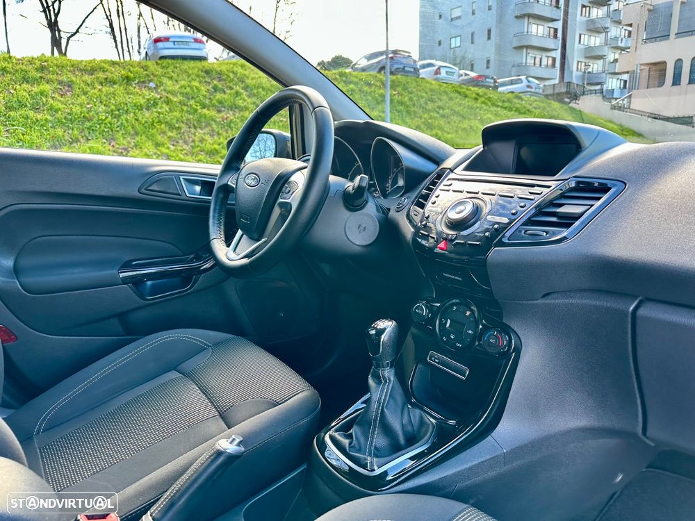 Ford Fiesta 1.5 TDCi Titanium - 37