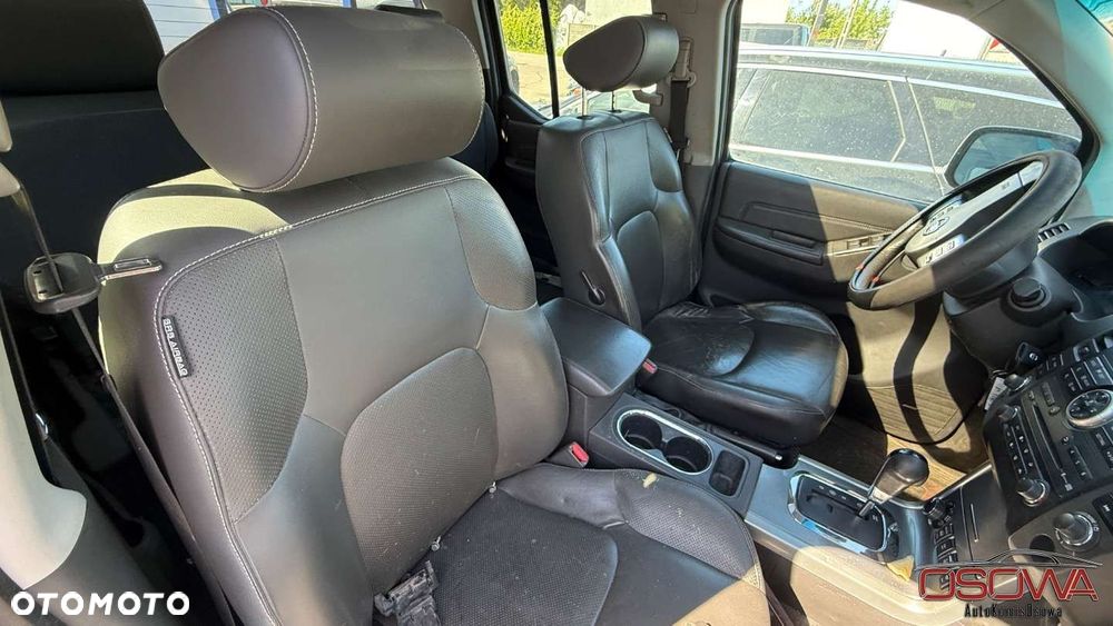 Nissan Navara 3.0 D V6 - 18