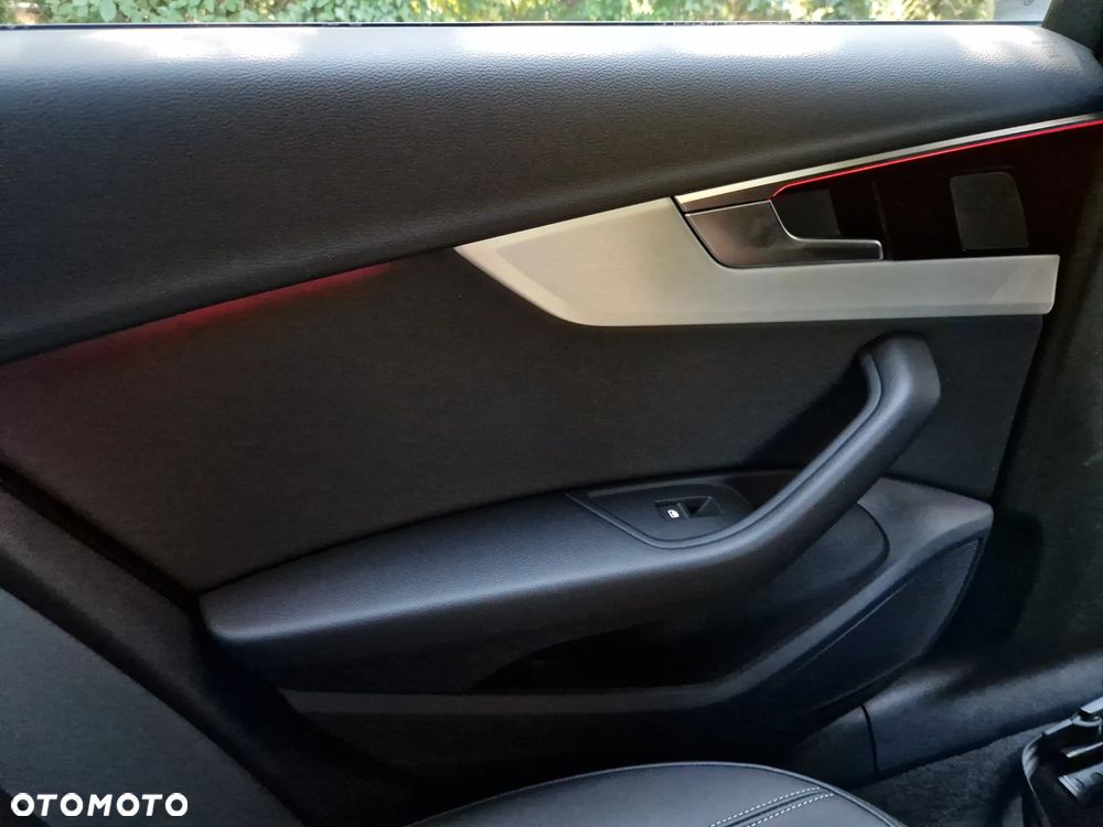Audi A4 Limousine 35 TFSI mHEV S Line S tronic - 28