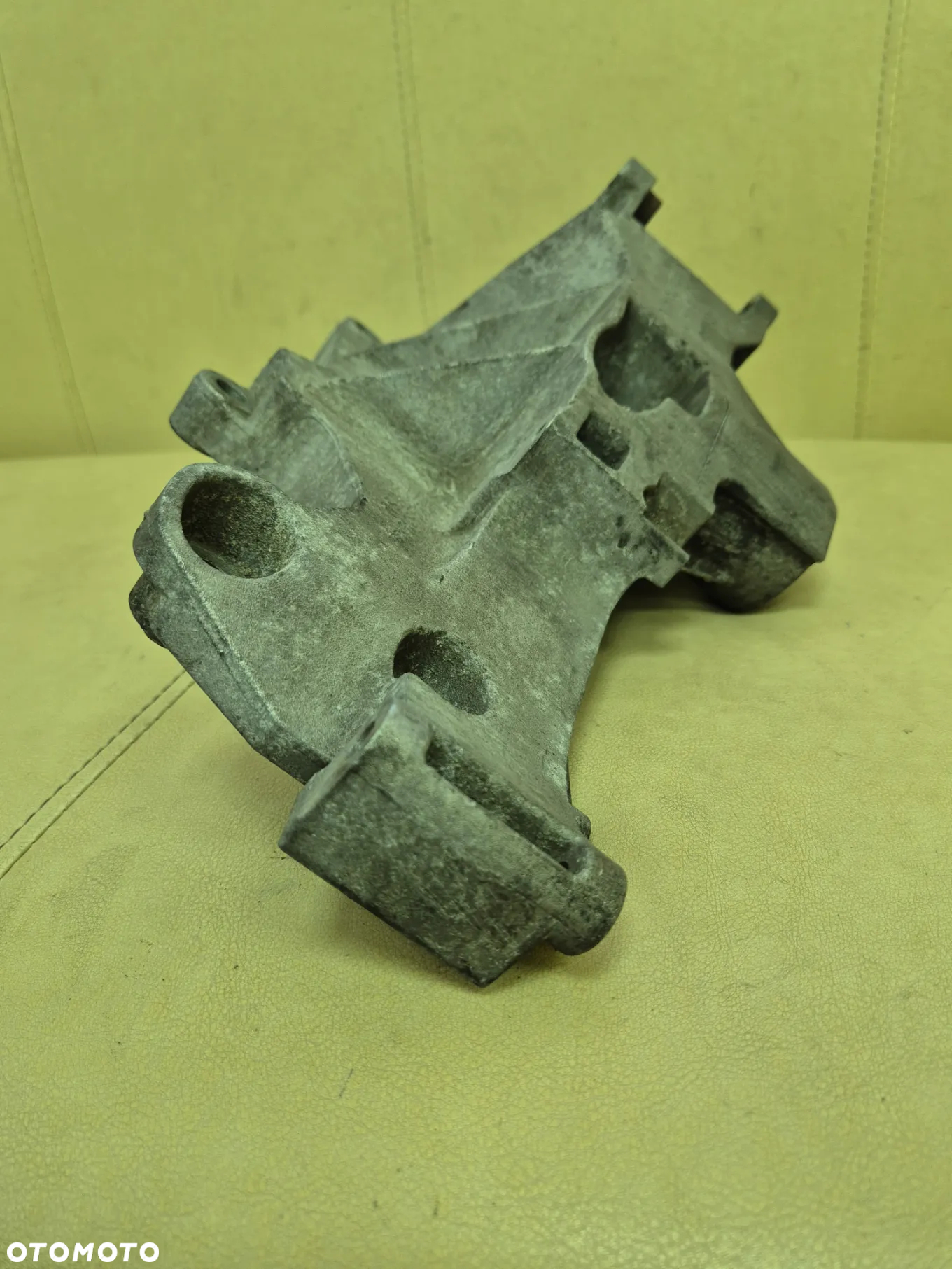 ŁAPA WSPORNIK MOCOWANIE ALTERNATORA VW PASSAT B5 FL/ AUDI A4 B6/ A6 C5/ SKODA SUPERB 1.9 TDI 038903143AE - 9