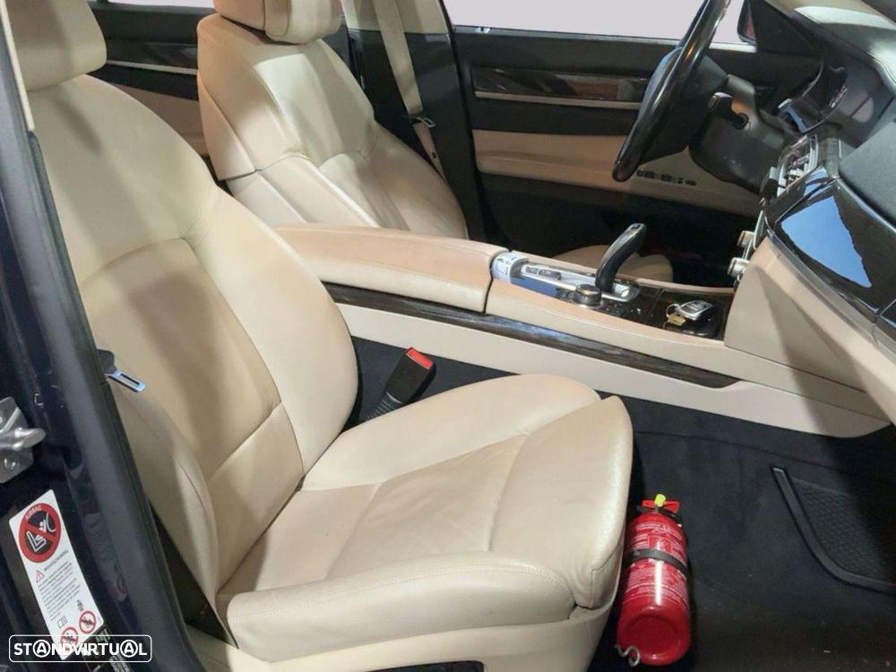 BMW 740 - 8