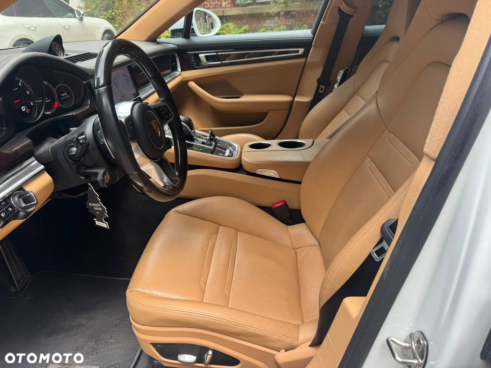 Porsche Panamera - 15