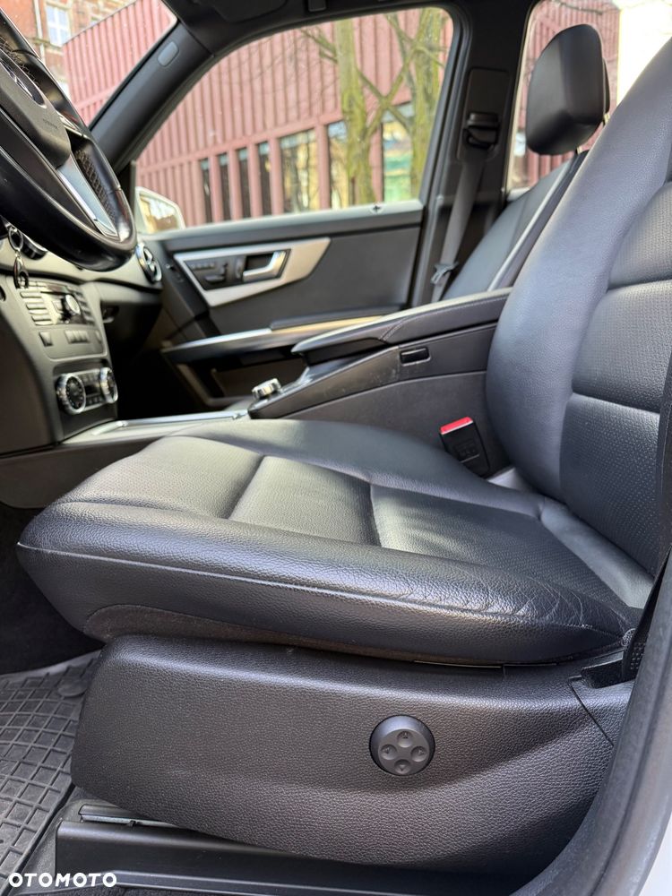 Mercedes-Benz GLK 350 CDI 4Matic (BlueEFFICIENCY) 7G-TRONIC - 36