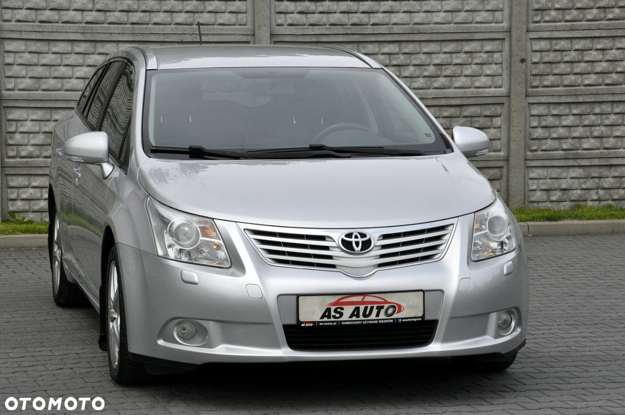 Toyota Avensis Combi 1.6 Sol - 2