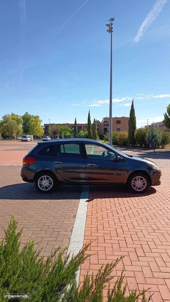 Renault Clio Sport Tourer - 13