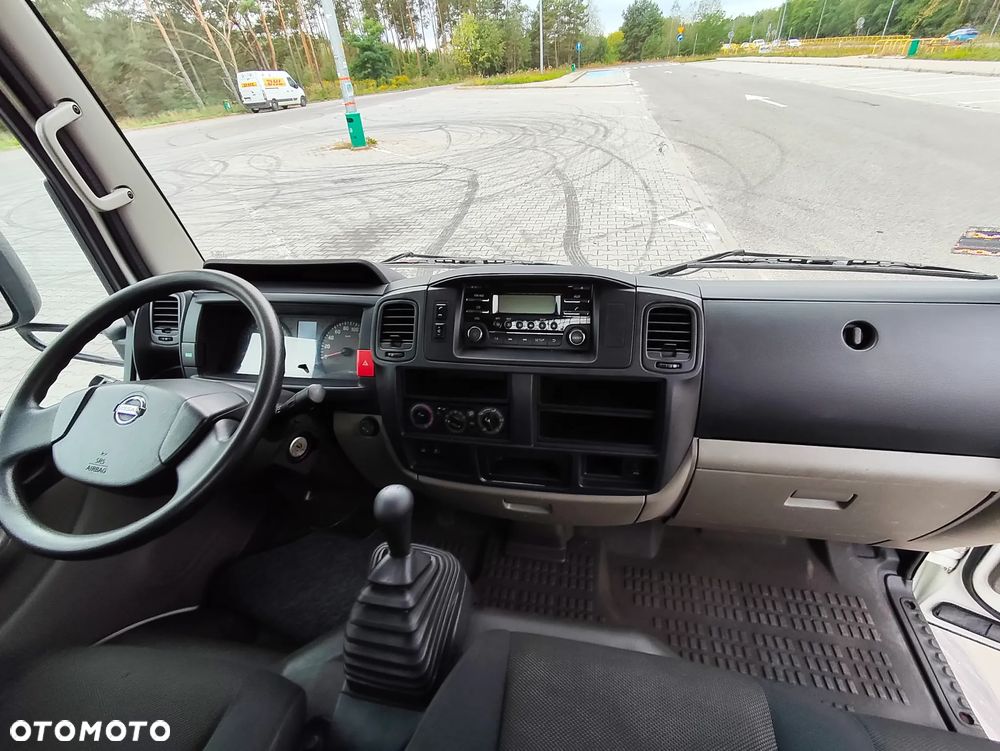 Nissan NT400 - 18