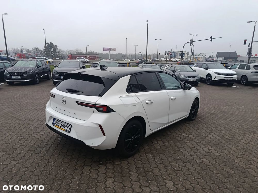 Opel Astra 1.2 T Business Edition S&S - 3