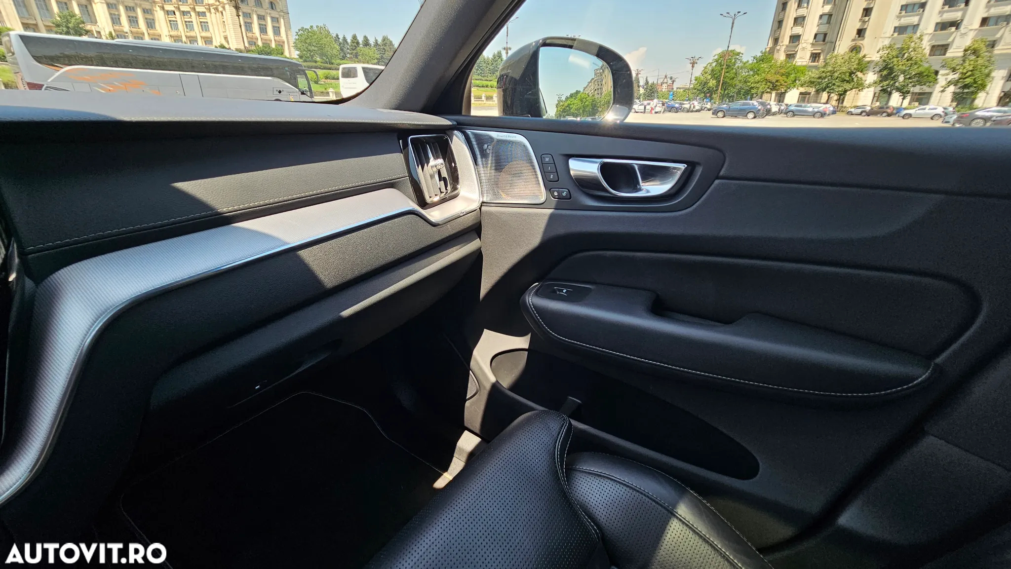 Volvo XC 60 D4 R-Design - 13