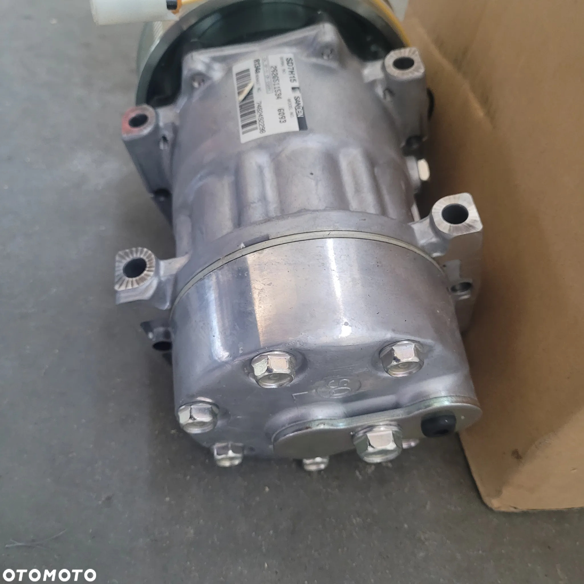 POMPA KLIMATYZACJI RENAULT RANGE T GAMA ORYGINAŁ NOWA CHWALIM116 7482492298 - 3