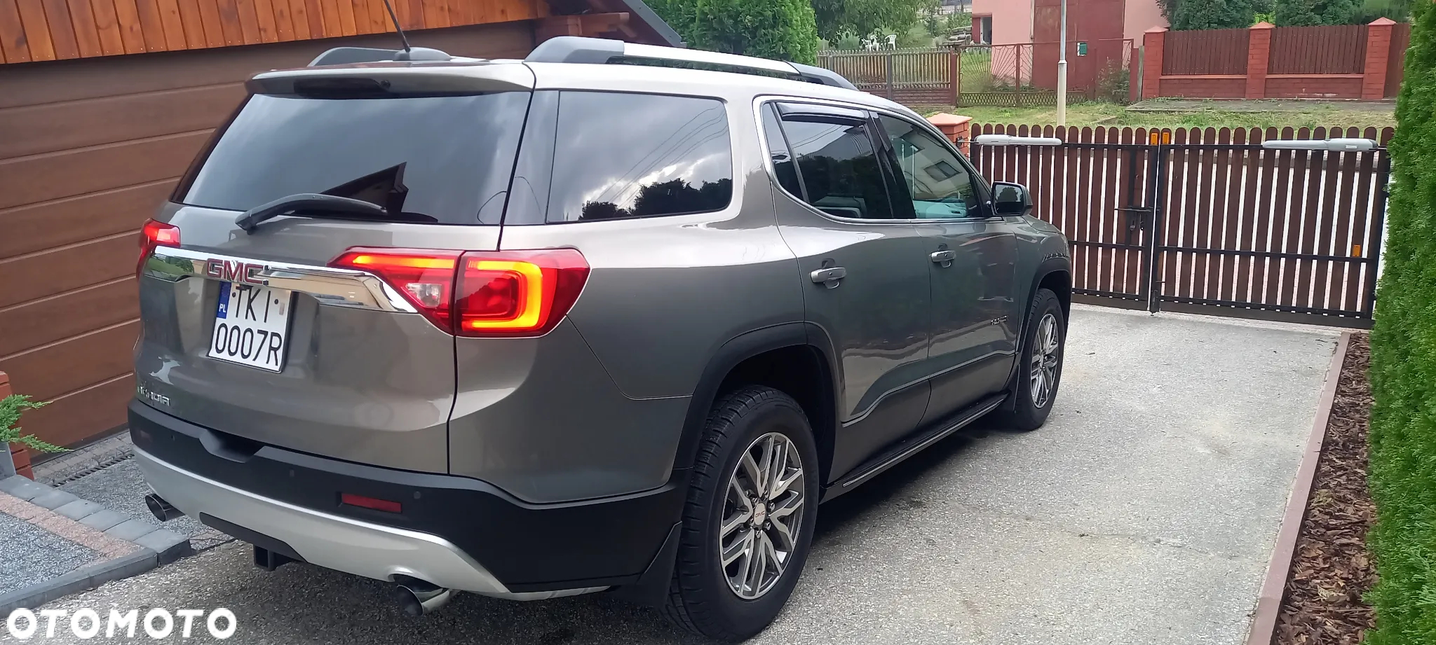 GMC Acadia - 6
