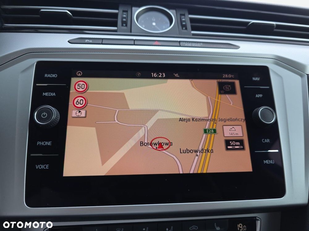 Volkswagen Passat Variant 2.0 TDI BMT Comfortline DSG - 23