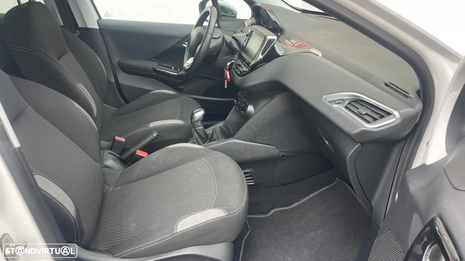 Peugeot 208 1.2 VTi SE Style - 16