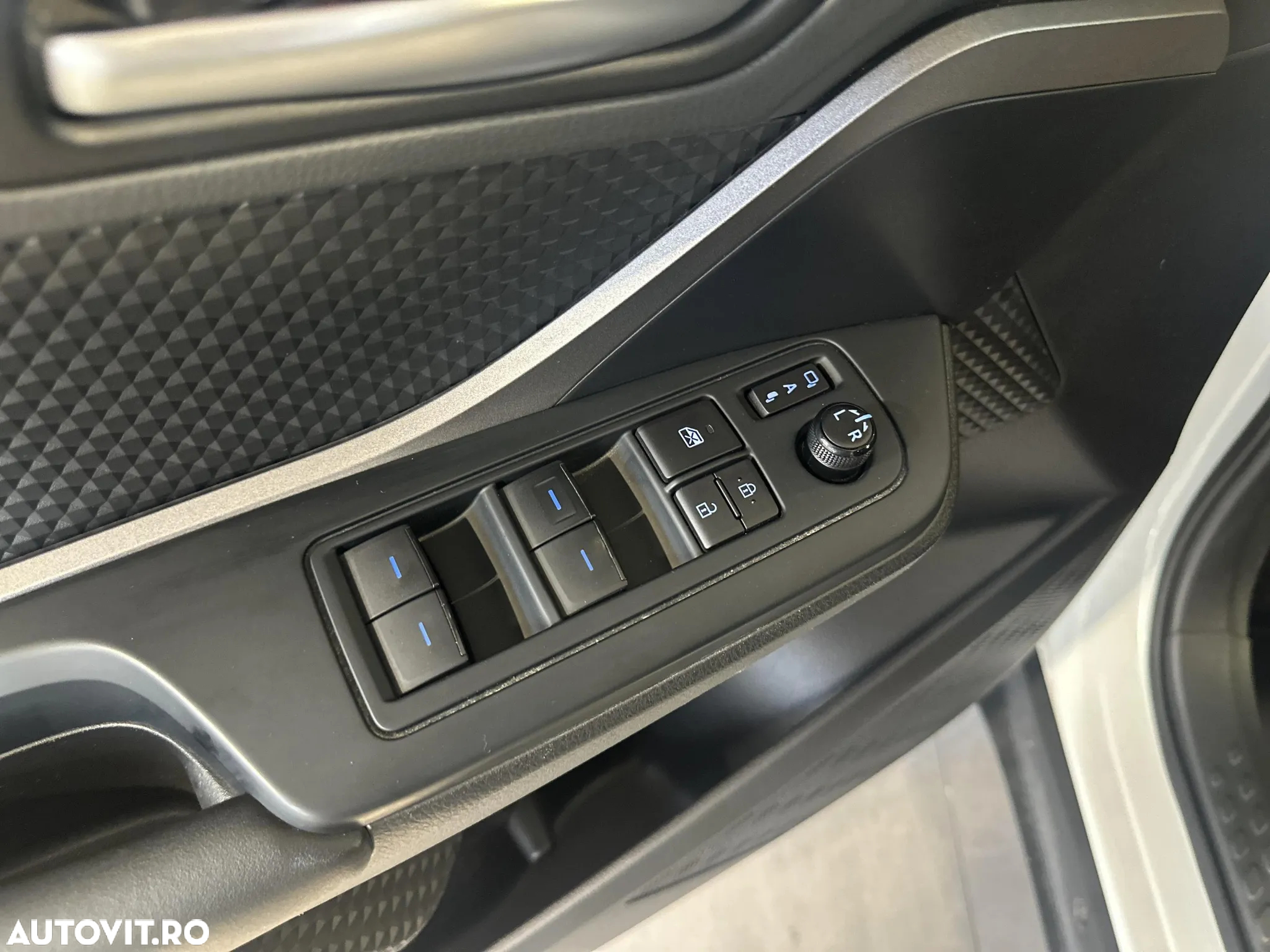 Toyota C-HR - 14