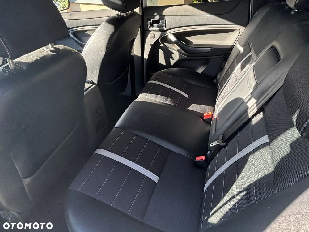 Ford Kuga 2.0 TDCi 4x4 Titanium - 10