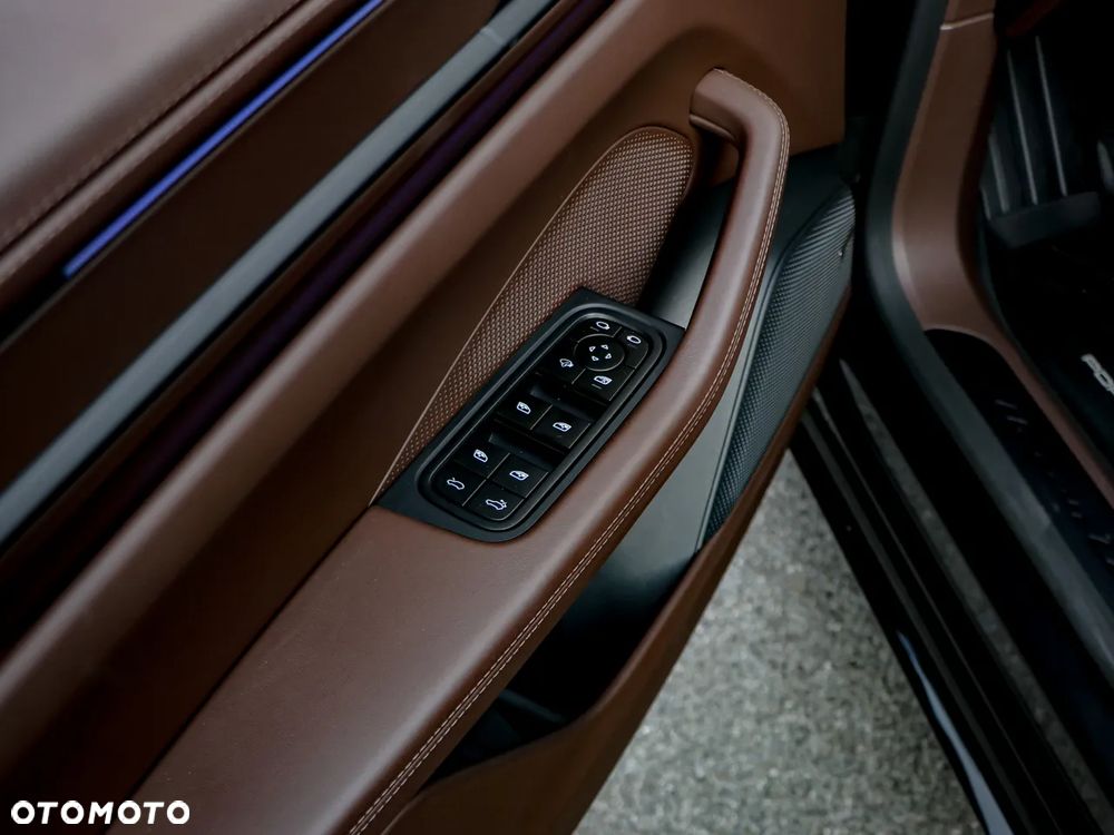 Porsche Macan - 36
