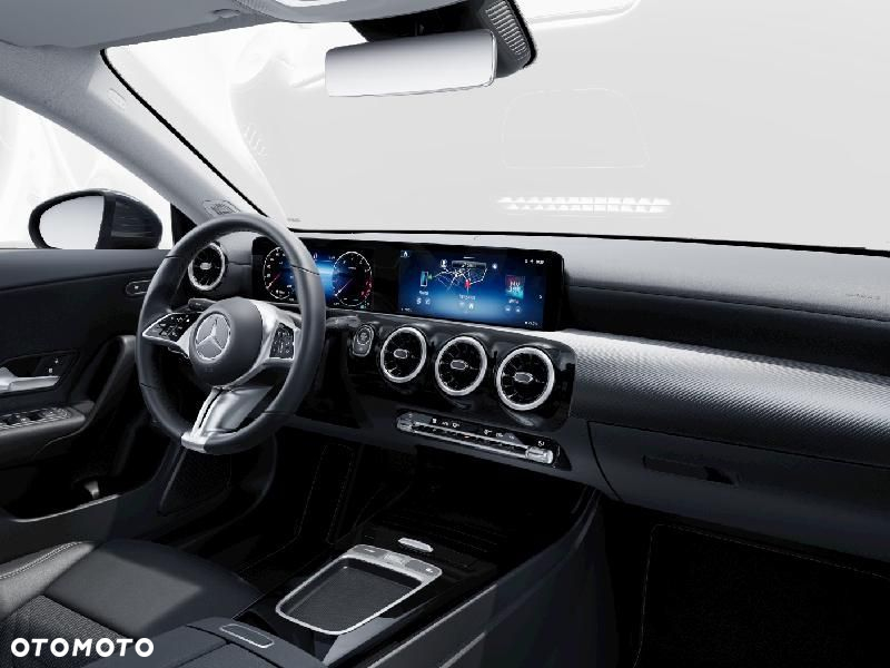 Mercedes-Benz CLA - 5