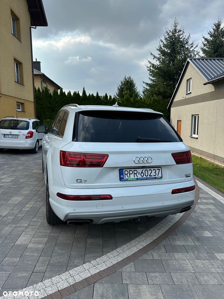 Audi Q7 - 10