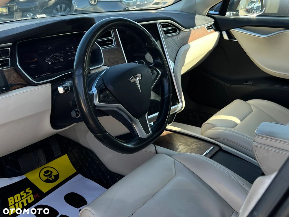 Tesla Model S - 16