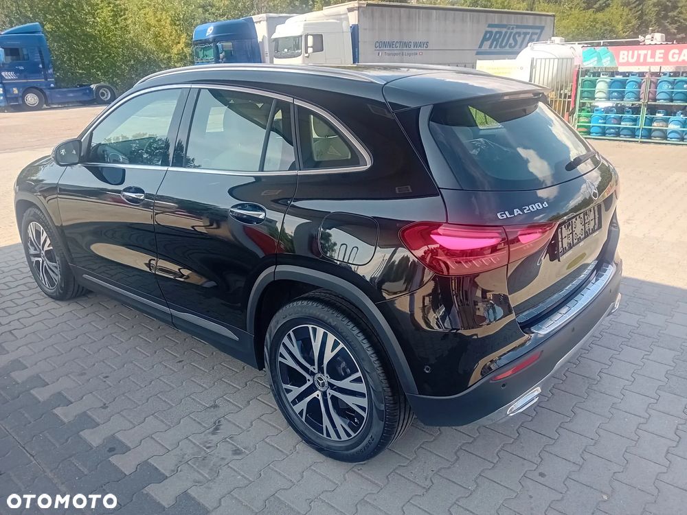 Mercedes-Benz GLA - 3
