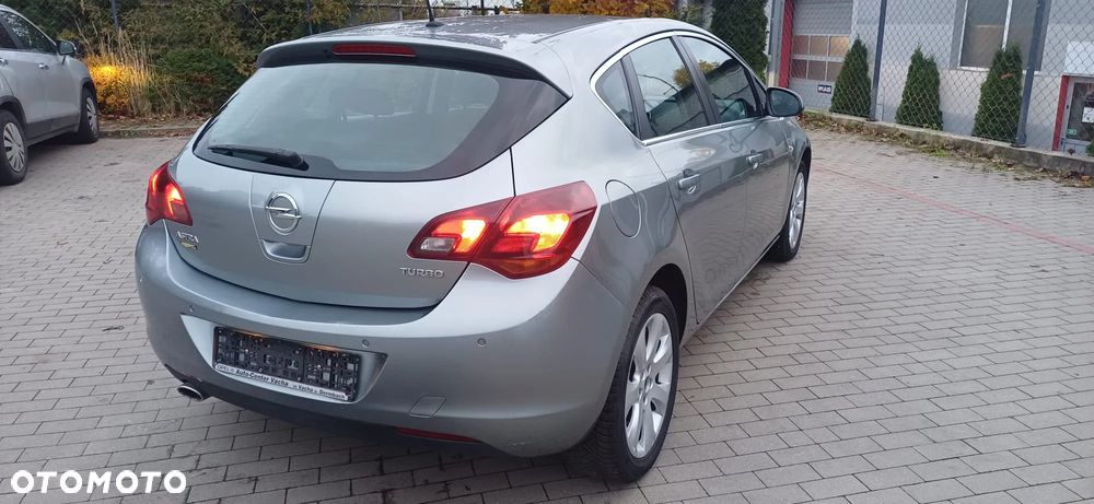 Opel Astra IV 1.4 T Cosmo S&S EU6 - 3