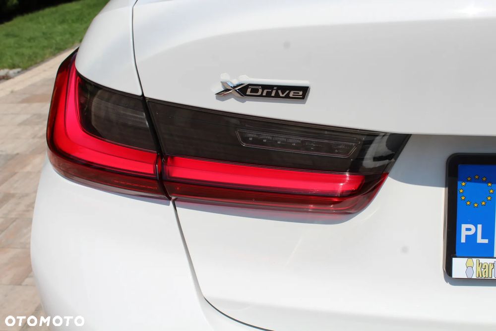 BMW Seria 3 320i xDrive Sport Line - 12