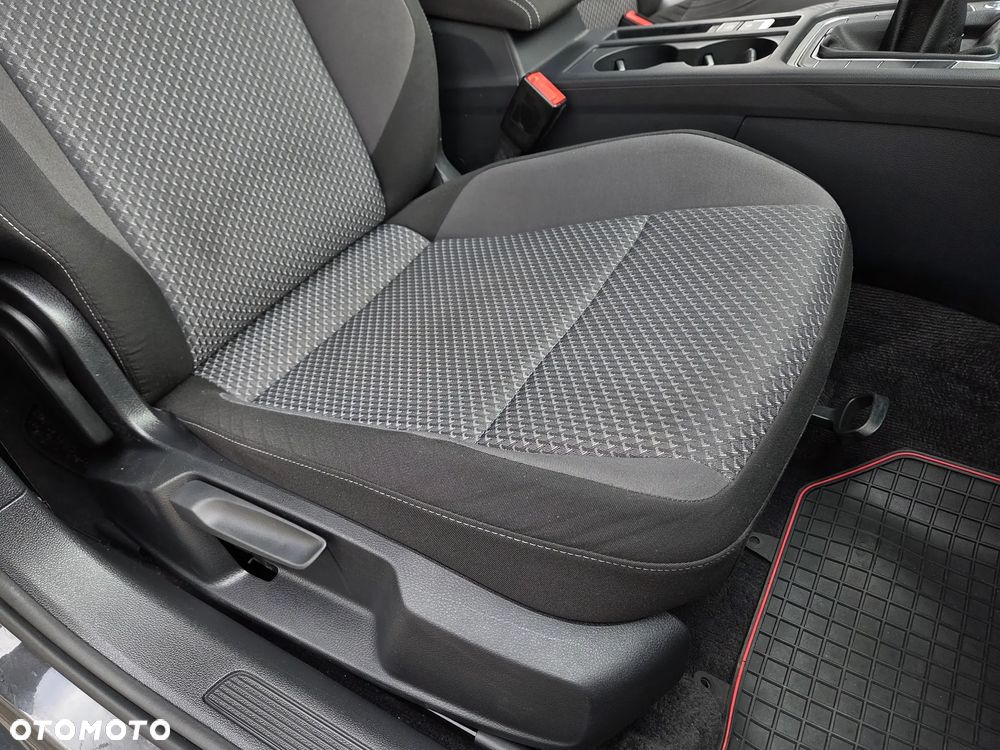 Volkswagen Passat 2.0 TDI (BlueMotion Technology) Trendline - 38